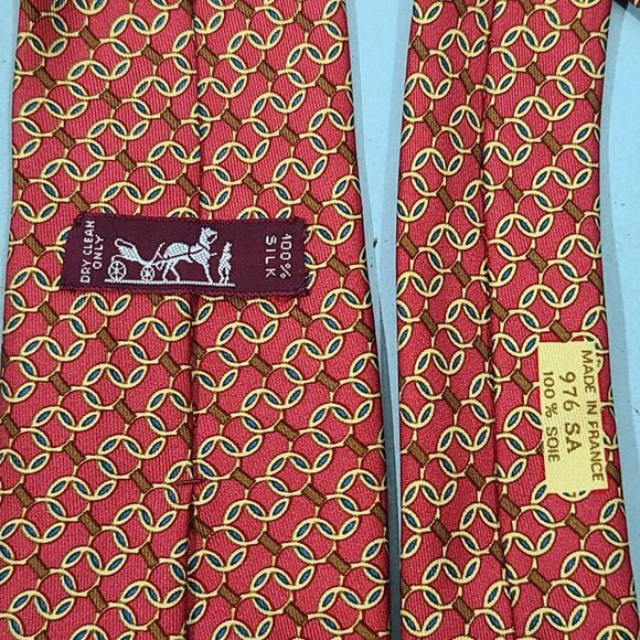 HERMÈS Paris 100% Silk Necktie Red Chain Link Pattern - Picture 2 of 6